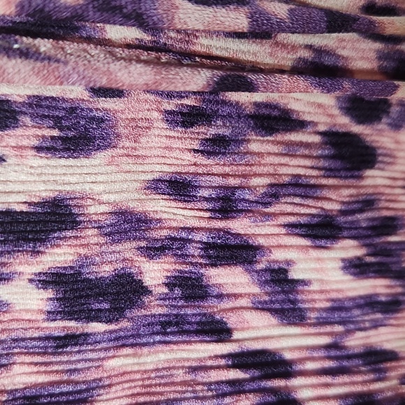 Ninety Clothing Co. Ladies Pink Leopard Print Top - Picture 6 of 6